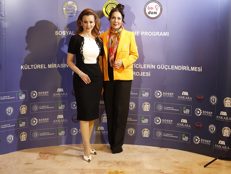 Kad�n Eme�i, Dijital Sanat Ve Foto�rafla Ölümsüzle�ti